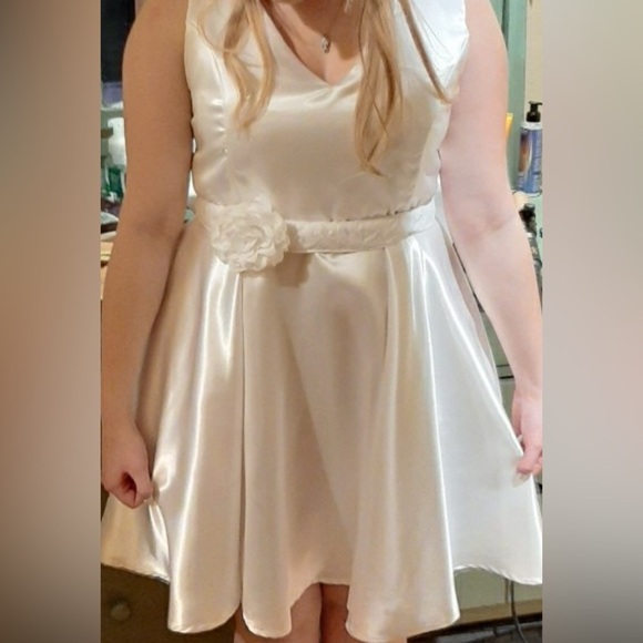 Short White Satin Reception Wedding Dress With Lace Waist Band with Flower Clip - Picture 1 of 4